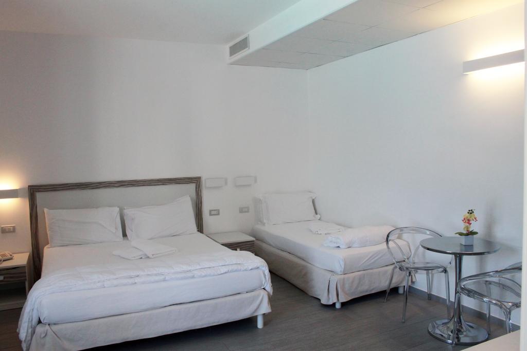 Hotel Miramare Marina di Ragusa Værelse billede